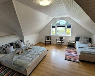 Luxurious Lakeview Retreat In Vonyarcvas - Vonyarcvashegy - Schlafzimmer