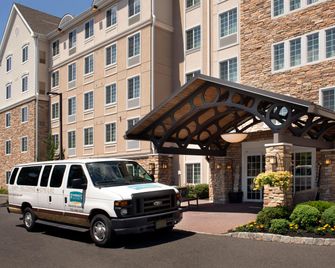Staybridge Suites North Brunswick By IHG - North Brunswick - Gebäude