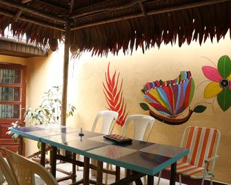 The Amazon Within Hostel - Iquitos - Ruang makan