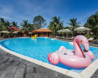 Gold Coast Phu Quoc Beach Resort - Phu Quoc - Piscina