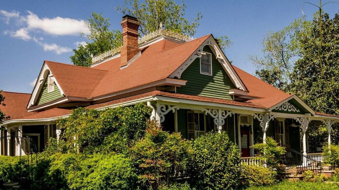 Holly House of Hamilton