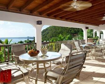 White Sandy Beaches and Ocean View in Tropical Setting. - Virgen Gorda - Balcón