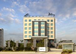 Radisson Chandigarh Zirakpur - Zerakpur - Building