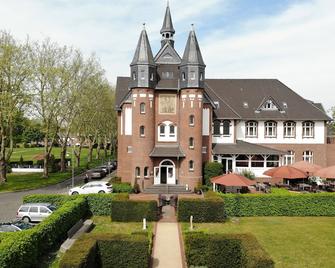Palace St. George - Mönchengladbach - Bina