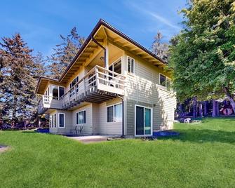 Davis House on the Bay - Lopez Island - Building