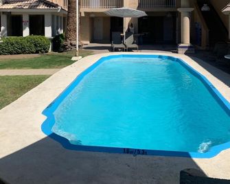 Hotel Maripina - Ciudad Juárez - Svømmebasseng