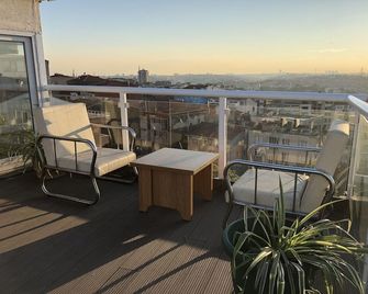 Yeni Caglayan Otel - Istanbul - Balcony