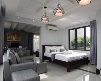 Hotel Five.S - Kampot - Schlafzimmer