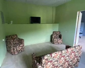 Home and Nature on Hillbr - San Juan - Living room