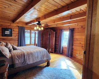 JennyBud Cabin. Private with HotTub and Firepit. - Lenoir
