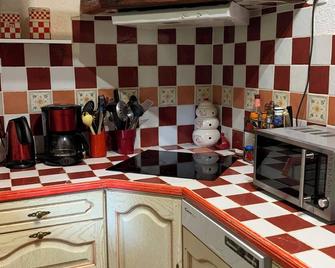 Gîte Beaumont sur Dême 4 rooms, sleeps 8 - La Chartre-sur-le-Loir - Cuisine