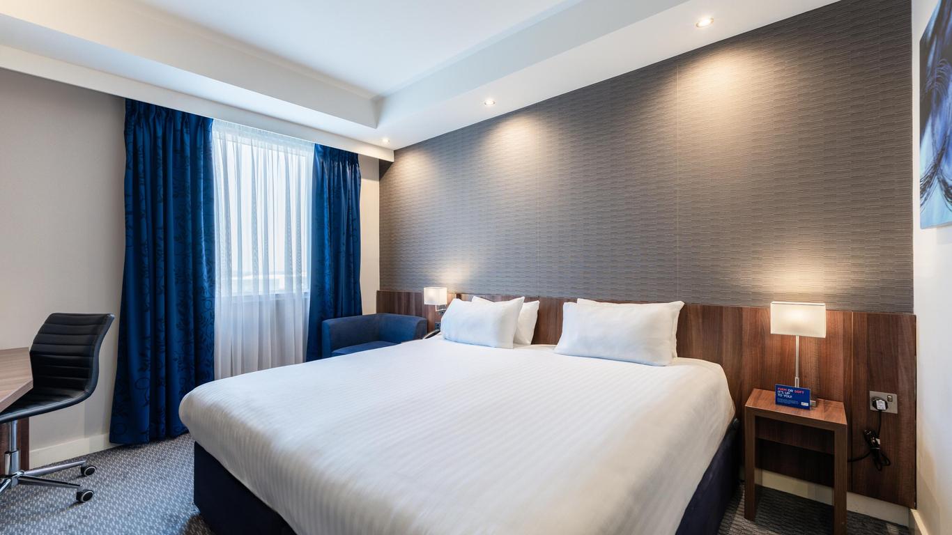 Holiday Inn Express Aberdeen Airport By IHG