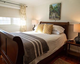 The Cove Inn - Westport - Bedroom