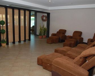 Queen Hotel - Keningau - Lobby