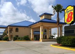 Super 8 by Wyndham Sealy - Sealy - Gebouw