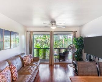 Lahaina Wonderful Condos - Lahaina - Living room
