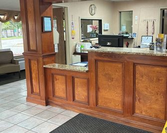 Home Town Inn - Flint - Receptie