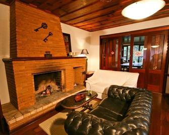 Pousada Atalaia Capivari - Campos do Jordão - Living room