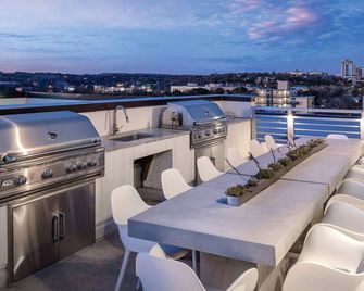 1bd/Austin - Rooftop Pool & Firepit, Bbq! - أوستن - شرفة
