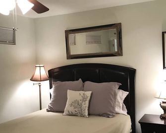 Mardi Gras Cottage, 4 km to French Quarter - New Orleans - Bedroom