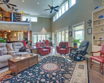 Fish, Swim And More Lakefront Alabaster - Alabaster - Lounge