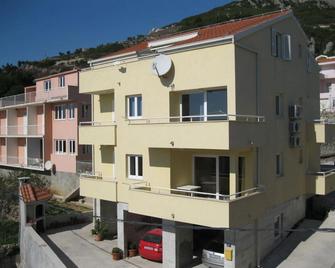 Apartments Zelic Tucepi - Tučepi - Building