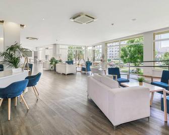 سول تيمور أبارتمنتس - توريمولينوس - ردهة