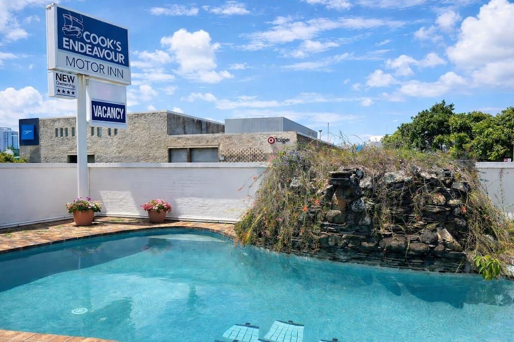 كوكس إنديفور موتور إن