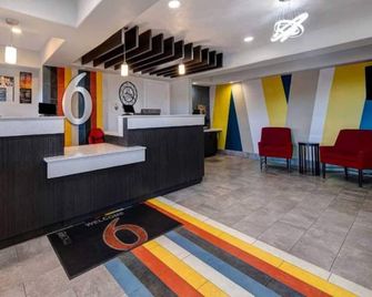 Cozy 1 King Bed | Smoking, Micfridge - Buttonwillow - Front desk