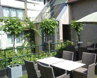 Apart-Hotel Op De Beek Anno 1410 - Sint-Truiden - Patio