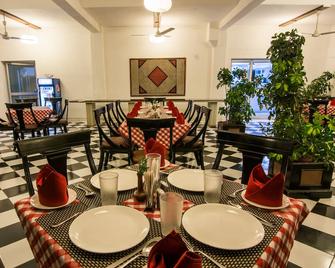 Livingstone Misty Mountains resort Studio Room - Solan - Restaurante