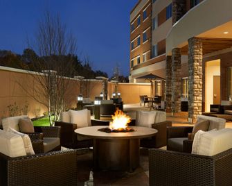 Courtyard by Marriott Boston Dedham/Westwood - Westwood - Innenhof