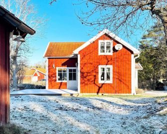 6 Person Holiday Home in Lidkoping-by Traum - Lidköping - Gebäude