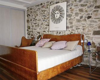 Rustic and slow stone house with Wifi and Garden. - Vilamaniscle - Habitación