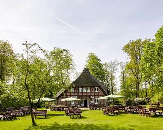 Hotel Hof Tütsberg - Schneverdingen - Building