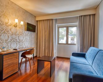 Hotel Lis Batalha - Batalha - Obývací pokoj