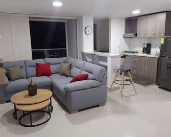 Beautiful and comfortable apartment 15 minutes from the town - Itagüí - Living room