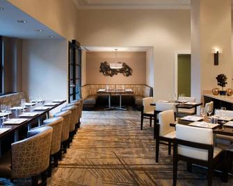 Explore Fairfax from a Comfortable Stay Near GMU and Fair Oaks Mall - Ферфакс - Ресторан