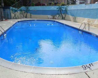 Traveler's Inn - Eureka Springs - Pool