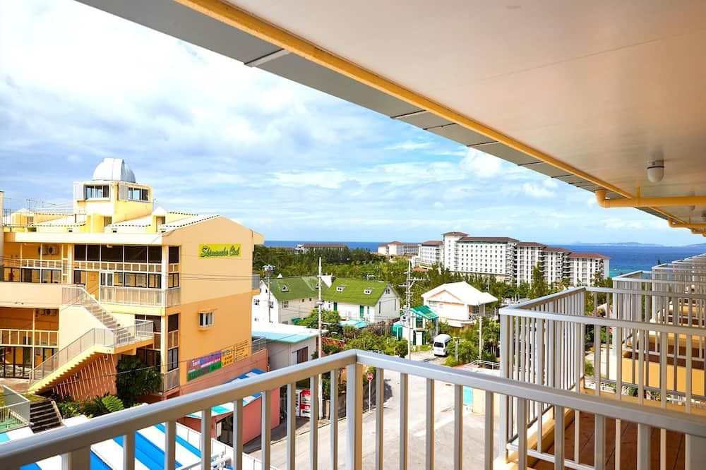 Condominium Hotel Shimanchu Club - אונה - מרפסת