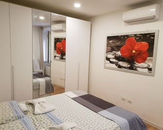 Fontana Grande Apartment - Viterbo - Bedroom