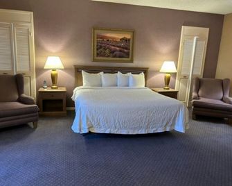 Piccadilly Inn Airport - Fresno - Schlafzimmer