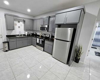 Beautiful apartment 9 min to Mercedes outlets - Weslaco - Кухня