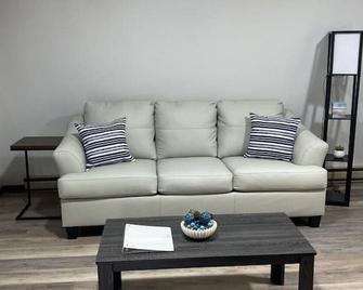 Riverfront - Cozy Loft Cottage - Zanesville - Wohnzimmer