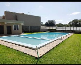 Fully furnished rental houses in milimani nakuru,kenya. - Nakuru - Pool