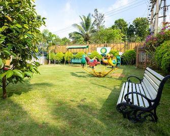 Star Emirates Luxury Resort and Spa, Munnar - Adimaly - Patio