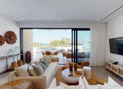 Periyiali Konnos Villas Beach Resort - Paralímni - Living room