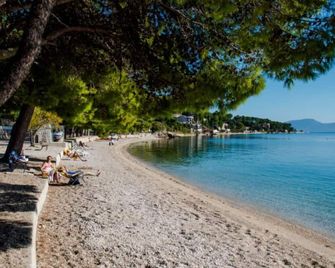 Apartments Martinovic - Zaostrog - Beach