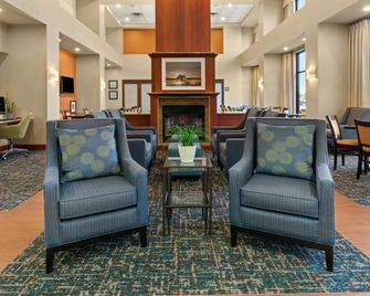 Hampton Inn & Suites Burlington - Burlington - Лоббі