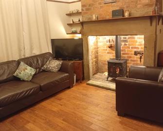 Relax at the Cosy Snug Glossop - Glossop - Living room